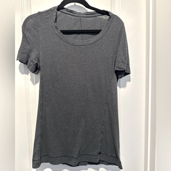 lululemon athletica Tops - lululemon dark gray Tee t-shirt short sleeve size M / 8 Soft A159